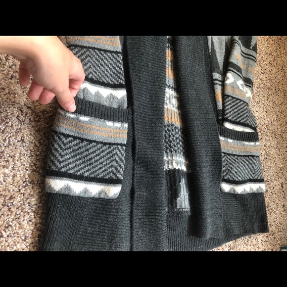 Patterned Cardigan Sweater - Picture 3 of 3